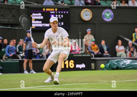 London, London, Großbritannien. Juli 2024. Jannik Sinner (ITA) kehrt während der Meisterschaft Wimbledon (Credit Image: © Mathias Schulz/ZUMA Press Wire) NUR ZUR REDAKTIONELLEN VERWENDUNG zurück! Nicht für kommerzielle ZWECKE! Stockfoto