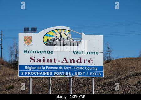 Willkommen im Saint-Andre-Schild am Trans Canada Highway in New Brunswick, Kanada Stockfoto