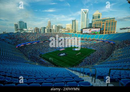 Charlotte, NC, USA. Juli 2024. Überblick über die Nationalhymne vor dem Major League Soccer Spiel zwischen Charlotte FC und Inter Miami im Bank of America Stadium in Charlotte, NC. (Scott KinserCal Sport Media). Quelle: csm/Alamy Live News Stockfoto