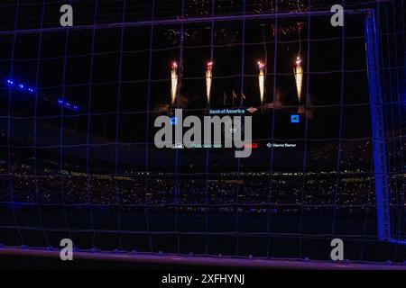 Charlotte, NC, USA. Juli 2024. Charlotte FC veranstaltet ein Feuerwerk nach dem Spiel gegen die Inter Miami im Bank of America Stadium in Charlotte, NC. (Scott KinserCal Sport Media). Quelle: csm/Alamy Live News Stockfoto