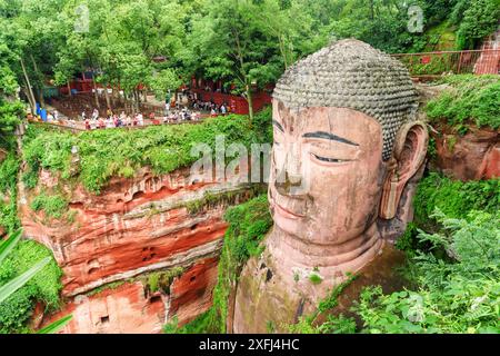 Leshan, China - 28. September 2017: Nahaufnahme des Leshan Riesenbuddhas. Die größte und höchste Buddha-Statue aus Stein der Welt. Stockfoto