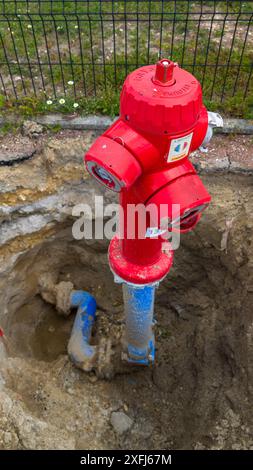 Bordeaux , Frankreich - 07 01 2024 : bayard Logo Marke und Textschild roter Feuerhydrant in der City Street für Notfeuerzugang Stockfoto