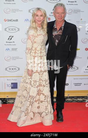 Rom, Italien. Juli 2024. Trudie Styler (L) und Sting (R) nehmen an der Accademia Tedesca di Villa Massimo am roten Teppich des Globo d'Oro 2024-Preises Teil. Quelle: SOPA Images Limited/Alamy Live News Stockfoto