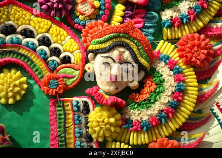 Traditionelle, skulpturale Kunst aus Reismehl als Opfergabe für spirituelle Zeremonien in Bedugul, Tabanan, Bali, Indonesien. Stockfoto