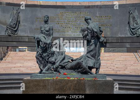 ST. PETERSBURG, RUSSLAND - 30. JUNI 2024: Gedenkstätte für die heldenhaften Verteidiger Leningrads. Siegesplatz, Sankt Petersburg Stockfoto