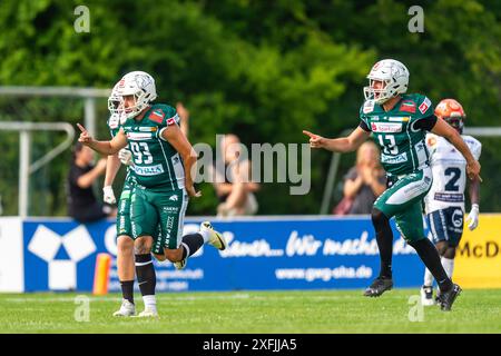 Game-Winning-Fieldgoal durch Tim Stadelmayr (93, K, Schwaebisch Hall Unicorns) zum 31:28 GER, Schwaebisch Hall Unicorns vs ifm Ravensburg Razorbacks, American Football, GFL, Saison 2024, Woche 8, 29.06.2024, Foto: Eibner-Pressefoto/Florian Wolf Stockfoto