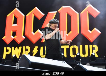 UK. Juli 2024. LONDON, ENGLAND - 3. JULI: Brian Johnson von AC/DC trat am 3. Juli 2024 im Wembley Stadium in London auf. CAP/MAR © MAR/Capital Pictures Credit: Capital Pictures/Alamy Live News Stockfoto