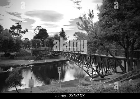 Alte Brücke über den Fluss Torrens in Adelaide Stockfoto