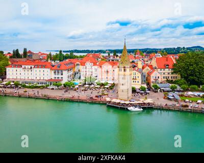 Lindau Luftpanorama. Lindau ist eine große Stadt und Insel am Bodensee oder Bodensee in Bayern, Deutschland. Stockfoto