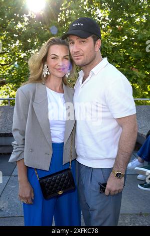 Frederick Lau mit Ehefrau Annika Lau bei der Dawid Tomaszewski Präsentation und Ausstellungseröffnung Excess in Elegance auf der Berlin Fashion Week S/S 2025 im Kunstgewerbemuseum. Berlin, 03.07.2024 *** Frederick Lau mit Frau Annika Lau auf der Dawid Tomaszewski Präsentation und Ausstellungseröffnung Excess in Elegance auf der Berlin Fashion Week S 2025 im Kunstgewerbemuseum Berlin, 03 07 2024 Foto:XF.xKernx/xFuturexImagex tomaszewski 4706 Stockfoto