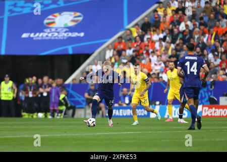 München, Deutschland. Juli 2024. UEFA Euro 2024 Achtelfinale zwischen RUMÄNIEN und DEN NIEDERLANDEN in der Allianz Arena in München Credit: Mickael Chavet/Alamy Live News Stockfoto