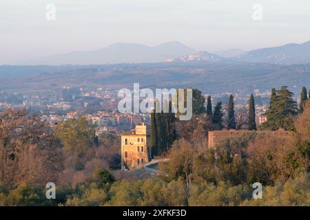 Blick auf das Aniene-Tal von Hadrians Villa (Villa Adriana; Villa Hadriana) Villa des Kaisers Hadrian nahe Tivoli außerhalb von Rom, Italien. Stockfoto