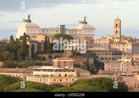 Das Kapitolium oder der Kapitolshügel. Blick vom Orangenbaumgarten (Giardino degli aranci) auf dem Aventine Hill. Rom, Italien Stockfoto