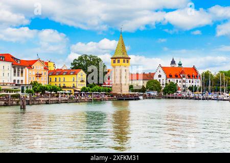 Der Mangturm oder Mangenturm ist ein alter Turm in der Altstadt von Lindau. Lindau ist eine große Stadt und Insel am Bodensee oder Bodensee in Bayern, Deutschland Stockfoto