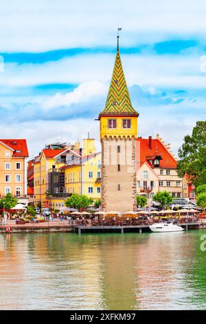 Der Mangturm oder Mangenturm ist ein alter Turm in der Altstadt von Lindau. Lindau ist eine große Stadt und Insel am Bodensee oder Bodensee in Bayern, Deutschland Stockfoto