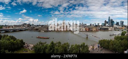 London Panorama mit St. Paul's Cathedral und der City of London. 26. Juni 2024 L-R: Unilever House, Blackfriars Bridge, t Bride’s Church, Old Bailey Stockfoto