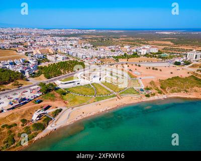 Didim Amphitheater aus der Vogelperspektive. Didim ist eine Stadt in der Provinz Aydin in der Türkei. Stockfoto