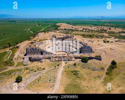 Das Theater von Milet aus der Vogelperspektive. Miletus war eine antike griechische Stadt und liegt heute in der Nähe der modernen Stadt Didim in der Türkei. Stockfoto