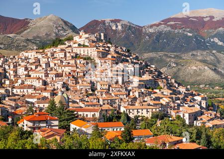 Morano Calabro, Italien auf einem Hügel in der Provinz Cosenza in der Region Kalabrien. Stockfoto