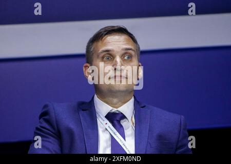 Sankt Petersburg, Russland. Juli 2024. Andrey Lichmanov, Vorsitzender des Vorstands der Ozon Bank, während der Sitzung Transformation von Geschäftsmodellen. Strategische Vision des Finanzkongresses der Bank von Russland in Sankt Petersburg, Russland. (Foto: Maksim Konstantinov/SOPA Images/SIPA USA) Credit: SIPA USA/Alamy Live News Stockfoto