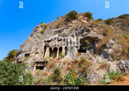 Das Grab von Amyntas oder Fethiye Tomb ist ein altes lykisches Felsengrab im antiken Telmessos in Lycia. Jetzt ist es in Fethiye, Provinz Mugla, Türkei. Stockfoto