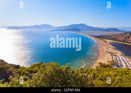 Iztuzu oder Turtle Beach aus der Vogelperspektive in der Nähe von Dalyan. Dalyan ist eine Stadt in der Provinz Mugla in der Türkei. Stockfoto