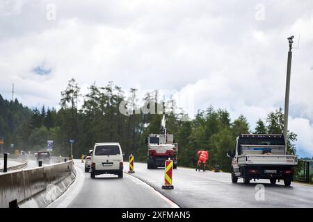 Brennerautobahn, Österreich - 1. Juli 2024: Eine Baustelle an der Brennerautobahn zwischen Österreich und Italien *** eine Baustelle auf der Brennerautobahn zwischen Österreich und Italien Stockfoto