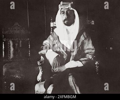 Porträt von Faisal bin Hussein. Faisal I. bin Al-Hussein bin Ali Al-Haschemi (1885–1933) war 1920 König des Arabischen Königreichs Syrien oder Großsyrien und war vom 23. August 1921 bis zu seinem Tod König des Irak. Er war der dritte Sohn von Hussein bin Ali, dem Großen Emir und Sharif von Mekka, der im Juni 1916 zum König der Araber ernannt wurde. Er war ein direkter Nachkomme Muhammads in der 38. Generation, da er zur Haschemitischen Familie gehörte. Stockfoto