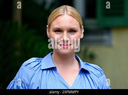 München, Deutschland. Juli 2024. Rosalie Thomass, Schauspielerin, nimmt an einem Empfang des FilmFernsehfonds Bayern (FFF Bayern) während der Filmfestspiele München Teil. Quelle: Sven Hoppe/dpa/Alamy Live News Stockfoto