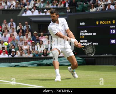 London, Großbritannien. Juli 2024. Der Serbisch Novak Djokovic spielt am 4. Tag der Wimbledon-Meisterschaft 2024 in London in seinem zweiten Rundenspiel gegen Jacob Fearnley 2024. Foto: Hugo Philpott/UPI Credit: UPI/Alamy Live News Stockfoto