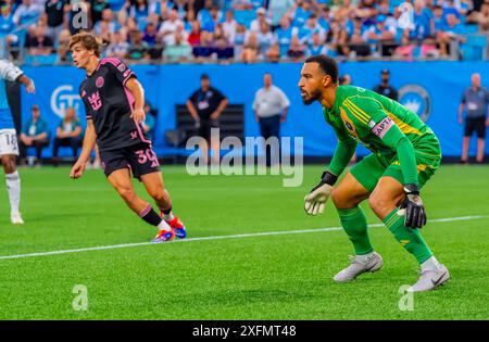 Charlotte, NC, USA. Juli 2024. Inter Miami Torhüter DRAKE CALLENDER (USA) spielt während des Spiels Charlotte FC gegen Inter Miami im Bank of America Stadium in Charlotte, NC. Inter Miami gewinnt das Spiel mit 2:1. (Kreditbild: © Walter G. Arce Sr./ASP via ZUMA Press Wire) NUR REDAKTIONELLE VERWENDUNG! Nicht für kommerzielle ZWECKE! Stockfoto