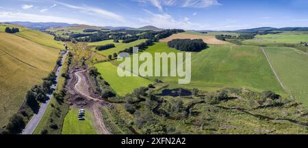 Wiedermäanderung/Hochwassermanagement zur Verlangsamung des Wasserflusses von Eddleston. Teil des Eddleston Water Project unter Leitung von Tweed Forum, Cringletie, Peebles, Tweedale, Schottland, Großbritannien, August 2016. Stockfoto