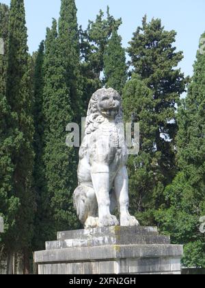 Löwendenkmal für den Sieg von Philippe von Makedonien (Vater Alexanders) über die Vereinigten Streitkräfte von Athen und Theben in Chaironia Stockfoto