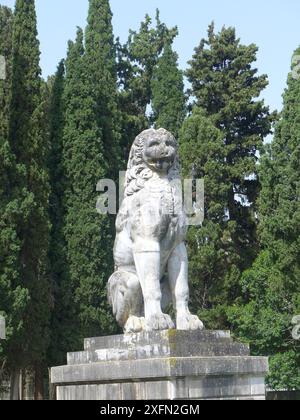 Löwendenkmal für den Sieg von Philippe von Makedonien (Vater Alexanders) über die Vereinigten Streitkräfte von Athen und Theben in Chaironia Stockfoto