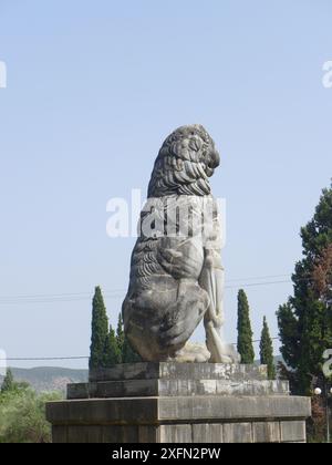 Löwendenkmal für den Sieg von Philippe von Makedonien (Vater Alexanders) über die Vereinigten Streitkräfte von Athen und Theben in Chaironia Stockfoto