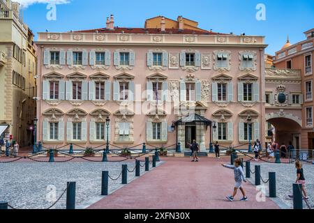 La Caserne aux Carabiniers de S.A.S. le Prince am Place du Palais in Monaco-Ville, Le Rocher (der Felsen) in Monaco an der französischen Riviera, Côte d'Azur Stockfoto