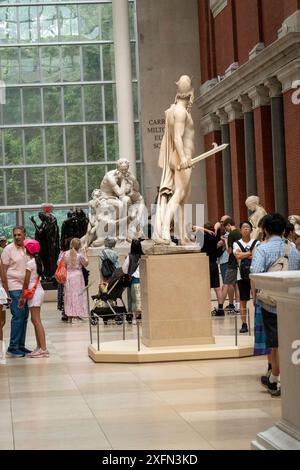 European Sculpture and Decorative Arts Court im Metropolitan Museum of Art, New York City, USA 2024 Stockfoto