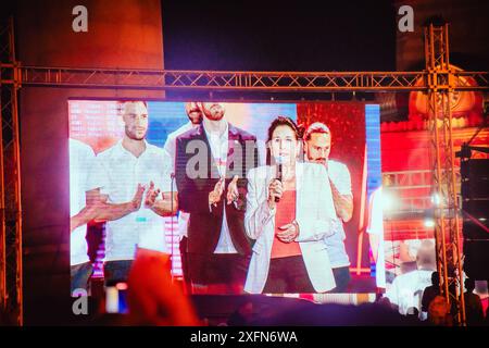 Tiflis, Georgien - 2. juli 2024: Präsident des Landes Georgien auf der Bühne. Georgische Fußballnationalmannschaft Ankunft Zuhause Willkommensfeier in Stockfoto