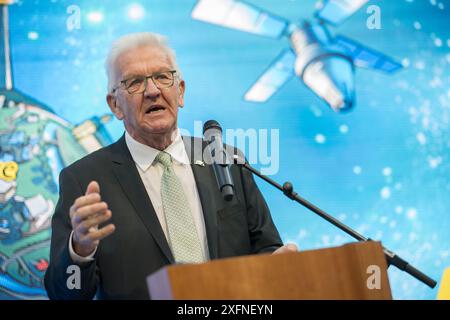 Berlin, Deutschland. Juli 2024. Winfried Kretschmann (Bündnis 90/die Grünen), Ministerpräsident von Baden-Württemberg, spricht während der 59. Stallwächterparty in der Landesvertretung Baden-Württemberg. Quelle: Sebastian Gollnow/dpa/Alamy Live News Stockfoto