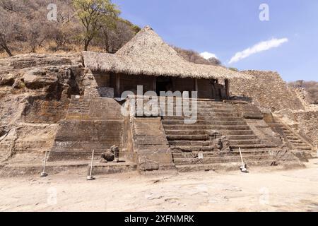 Das Haus der Adler, Malinalco Mexiko. Vorkolumbianische Mesoamerica aztekische antike Zivilisationstempel aus dem Jahr 1501; in den Hügel in Mexiko gehauen Stockfoto