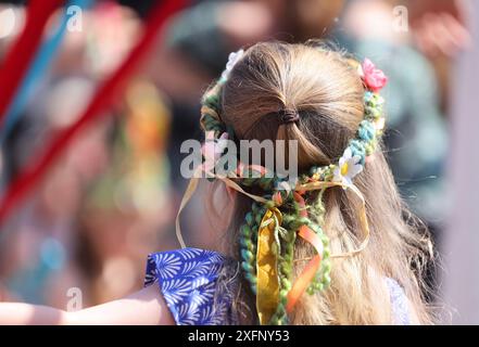 Wunderbares Wetter für Mayfields jährliche Mayfair, voller englischer Traditionen, im Herzen von East Sussex, England, Großbritannien Stockfoto