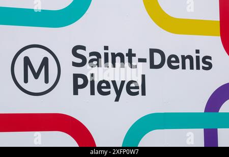 LINIE 14 NEUE STATION SAINT DENIS PLEYEL Stockfoto