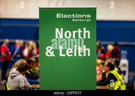 Edinburgh, Vereinigtes Königreich. 4. Juli 2024 im Bild: General View bei der Edinburgh Count für die Parlamentswahl im Vereinigten Königreich wird eröffnet. Die Zahl der fünf Wahlkreise in Edinburgh für die Parlamentswahlen 2024 findet im Royal Highland Centre am Stadtrand von Edinburgh statt. Quelle: Rich Dyson/Alamy Live News Stockfoto