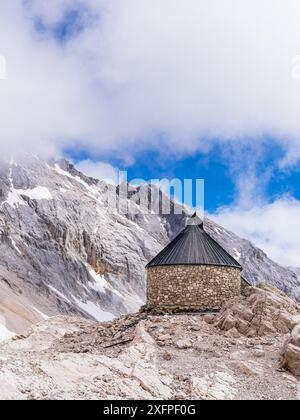 Die Kapelle der Jungfrau Maria auf dem Zugspitzplatt bei Garmisch-Partenkirchen in Bayern Stockfoto