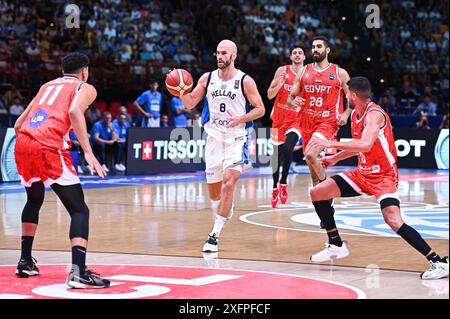 Piräus, Piräus, Griechenland. Juli 2024. 8 NICK CALATHES of Greece spielt während des Olympischen Qualifikationsturniers 2024 der FIBA im Peace & Friendship Stadium am 4. Juli 2024 in Piräus, Griechenland. (Kreditbild: © Stefanos Kyriazis/ZUMA Press Wire) NUR REDAKTIONELLE VERWENDUNG! Nicht für kommerzielle ZWECKE! Stockfoto