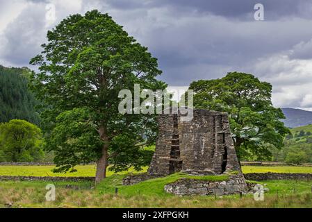 Dun Telve Broch in der Nähe von Glenelg, mit hohlwandförmiger Struktur aus der Eisenzeit, Ross and Cromarty, Scottish Highlands, Schottland, Vereinigtes Königreich, Juni 2017 Stockfoto