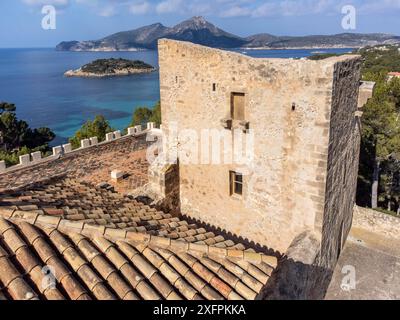 Castell de Sant Elm, altes Krankenhaus und Wehrturm, aus dem 14. Jahrhundert, Sant Elm, andratxküste, Mallorca, Balearen, Spanien Stockfoto