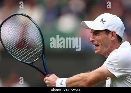 London, Großbritannien. Juli 2024. Juli 2024; All England Lawn Tennis and Croquet Club, London, England; Wimbledon Tennis Tournament, Tag 4; Andy Murray (GBR) spielte während seines Doppel-Matches mit Bruder Jamie gegen John Peers und rinky Hijikata Credit: Action Plus Sports Images/Alamy Live News Stockfoto