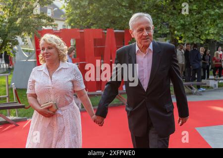 Der slowakische Schauspieler Ján Greššo kommt zur Eröffnungszeremonie des Internationalen Filmfestivals Art Film in Kosice, Slowakei Stockfoto