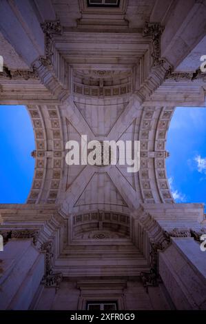 Arco da Rua Augusta, Triumphbogen, von unten, Platz Praca do Comercio, Baixa, Lissabon, Portugal Stockfoto